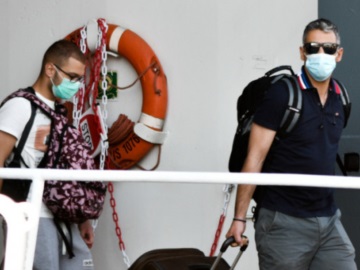 Υποχρεωτική χρήση μάσκας και στους εξωτερικούς χώρους των πλοίων έως τις 18 Αυγούστου