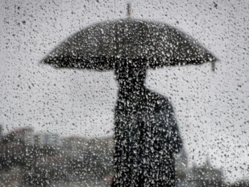 Ισχυρές βροχές στην Αττική σήμερα - Σταδιακή υποχώρηση της «Θάλεια»