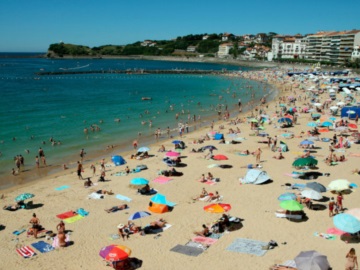 Γαλλία: Ο κορωνοϊός γονατίζει τον τουρισμό: Ζημιές 30 ως 40 δισ. ευρώ λόγω της πανδημίας 
