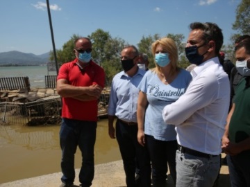 Στην Εύβοια ο πρωθυπουργός, επισκέπτεται τις πληγείσες περιοχές (βίντεο)