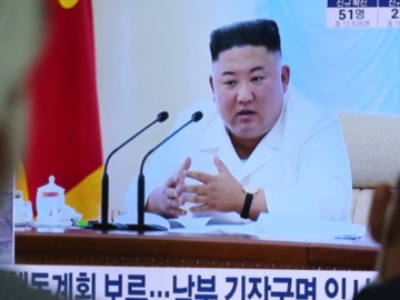 Βόρεια Κορέα: «Σε κώμα ο Κιμ Γιονγκ Ουν, η αδελφή του ετοιμάζεται να αναλάβει τα ηνία», λέει Νοτιοκορεάτης διπλωμάτης