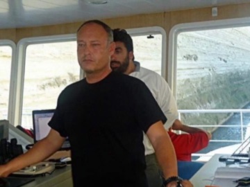 Συγκλονίζει ο ηρωικός καπετάνιος Γρηγόρης Καρνέσης που έσωσε το κοριτσάκι στο Αντίρριο (video)