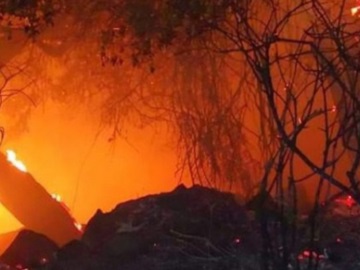 Κόλαση φωτιάς στη Μόρια, στις φλόγες το ΚΥΤ: Στον δρόμο 12.000 μετανάστες -Εκτακτη σύσκεψη στο Μαξίμου
