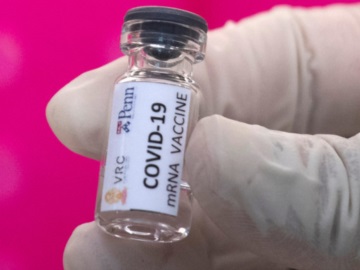 Κορωνοϊός: Τι σημαίνει η προσωρινή αναστολή δοκιμών του εμβολίου της Οξφόρδης -Ο Νίκος Σύψας εξηγεί