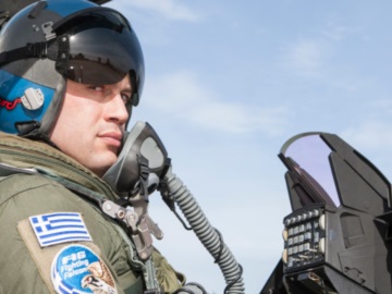 «Η ζωή του πιλότου της Πολεμικής Αεροπορίας, είναι η ζωή ενός κοσμοκαλόγερου» 
