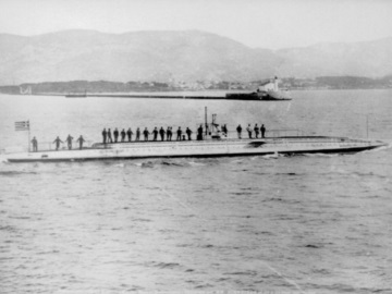Σαν σήμερα, το 1912, το υποβρύχιο «Δελφίν» καταπλέει στο Ναύσταθμο της Σαλαμίνας