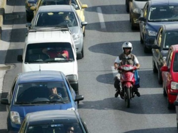 Με δίπλωμα αυτοκινήτου κατηγορίας Β η οδήγηση μοτοσικλέτας έως 125 κ.εκ
