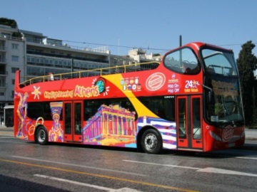 Απόφαση| Πώς θα επιδοτηθούν οι επιχειρήσεις που διαθέτουν τουριστικά λεωφορεία και τουριστικά τρένα