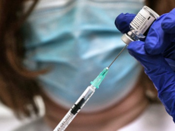 Εμβολιασμοί για τον κορωνοϊό: Σήμερα σε 42 νοσοκομεία και σε οίκους ευγηρίας