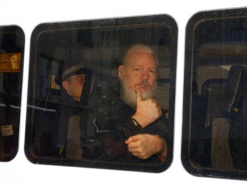 Βρετανικό δικαστήριο αποφάσισε κατά της αποφυλάκισης με εγγύηση του Τζούλιαν Ασάνζ