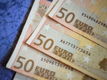 Επίδομα 534 ευρώ: Πληρώνονται σήμερα πάνω από 600.000 εργαζόμενοι