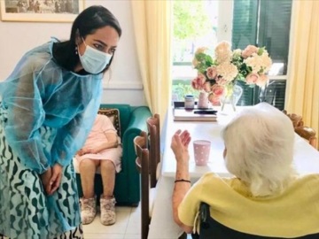 117 χρονών η γηραιότερη γυναίκα που εμβολιάστηκε στην Ελλάδα