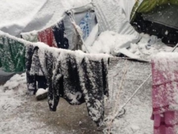 Εκτεθειμένοι στην κακοκαιρία οι πρόσφυγες - Πάγωσε ακόμα και το νερό της βρύσης