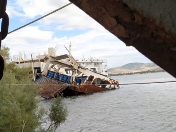 ΟΛΕ: Απομάκρυνση πέντε ναυαγίων από τον κόλπο της Ελευσίνας!