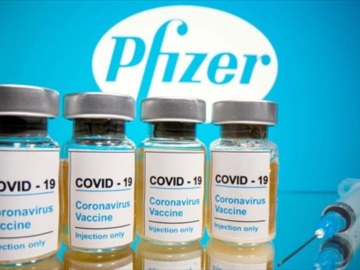 Η Κομισιόν θα ζητήσει εξηγήσεις από την Pfizer για τις νέες καθυστερήσεις στις αποστολές εμβολίων