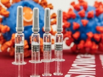 Η Τουρκία παρέλαβε 6,5 εκατ. δόσεις του εμβολίου της κινεζικής Sinovac
