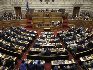 Βουλή: Το κόστος των εξοπλισμών και η διαχείριση της πανδημίας βάζουν φωτιά στο πολιτικό σκηνικό