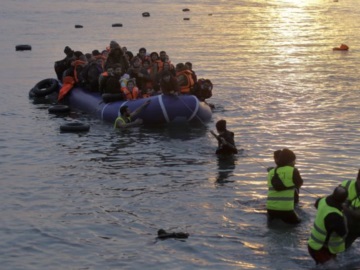 Spiegel: Ένας σκιώδης στρατός χτυπά πρόσφυγες και τους ρίχνει στη θάλασσα σε Ελλάδα και Κροατία