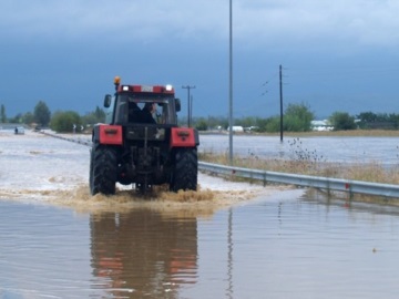 Μεγάλες καταστροφές στη Βόρεια Εύβοια από τις πλημμύρες που προκάλεσε η έντονη βροχόπτωση