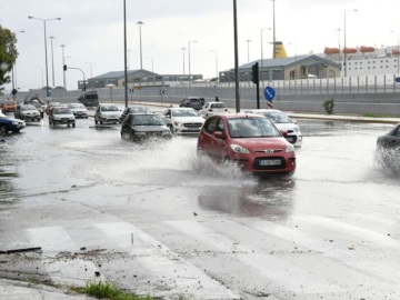 Μήνυμα 112 στην Αθήνα και τα νησιά για επικίνδυνα καιρικά φαινόμενα -Αποφύγετε τις μετακινήσεις, κίνδυνος για πλημμύρες
