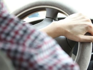 Οι οδηγοί ηλικίας 16-24 ετών έχουν διπλάσιες έως τριπλάσιες πιθανότητες να εμπλακούν σε ατύχημα σε σχέση με τους πιο έμπειρους οδηγούς