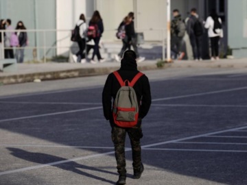 Ιστιαία: Σοκάρει η ρατσιστική επίθεση σε μαθητή Γυμνασίου μέσα στην τάξη