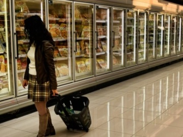 Δημοσιεύτηκε η απόφαση για περιορισμό των πελατών σε καταστήματα τροφίμων