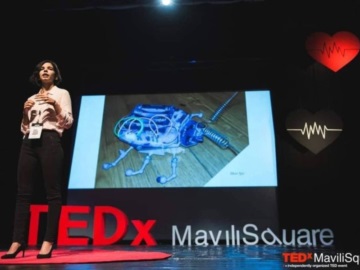 Ποια είναι η 25χρονη πολυβραβευμένη καθηγήτρια Ρομποτικής Διάνα Βουτυράκου του think tank του Τσίπρα (βίντεο)