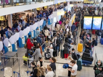 Ολλανδία: Αγωνία για 61 επιβάτες πτήσεων από τη Ν. Αφρική που έχουν μολυνθεί από κορονοϊό - Εξετάζονται για Όμικρον 