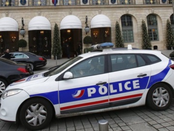 Συναγερμός στο Παρίσι: Ένοπλος κρατά ομήρους δύο γυναίκες