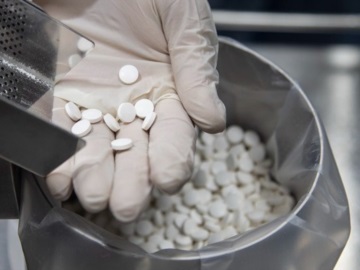 ΗΠΑ: Ο FDA ενέκρινε το αντιιικό χάπι της Merck για την Covid-19
