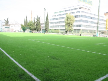 Αρχίζει το ματς: Έτοιμο το ανακαινισμένο γήπεδο ποδοσφαίρου του Αγίου Διονυσίου 