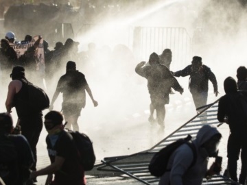 Χιλή: Ταραχές μετά τον θάνατο νεαρού από σφαίρα αστυνομικού