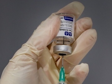 Μόσιαλος: Πόσο αποτελεσματικά είναι τα νέα εμβόλια της AstraZeneca και της Johnson &amp; Johnson