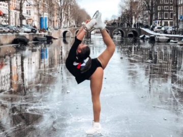 Αθλήτρια καλλιτεχνικού πατινάζ χάρισε υπέροχο θέαμα στα παγωμένα κανάλια του Άμστερνταμ (vid &amp; pic) 