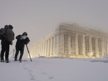 Χιονισμένη Ακρόπολη: Η συγκλονιστική φωτό του Ιδρύματος Ωνάση -Η πιο ωραία εικόνα από την Αθήνα στα λευκά