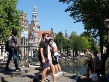 Ολλανδία: Το δικαστήριο της Χάγης κρίνει παράνομη την απαγόρευση κυκλοφορίας