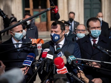 Μεταδημοκρατία και εθνολαϊκισμός δοκιμάζουν την Ιταλία -Ρεπορτάζ του Κώστα Αργυρού
