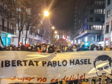 Ισπανία: Έβδομη νύχτα επεισοδίων σε διαδηλώσεις υπέρ του φυλακισμένου ράπερ Πάμπλο Χασέλ-Δείτε βίντεο