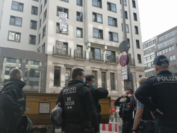 Κατάληψη στο Ελληνικό Προξενείο στο Βερολίνο για τον Δ. Κουφοντίνα