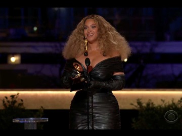  Grammy’s: Το «I can’t breath» τραγούδι της χρονιάς -Ιστορική βραδιά για την Μπιγιονσέ ( VIDEO)