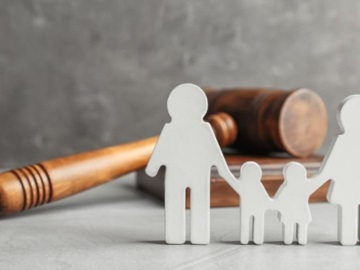 Συνεπιμέλεια: Σε δημόσια διαβούλευση το νομοσχέδιο - Τι αλλάζει στο οικογενειακό δίκαιο