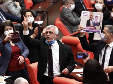 Στα άκρα ο Ερντογάν με το HDP – Συνελήφθη βουλευτής
