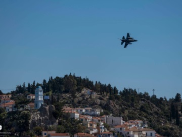 Πτήσεις μαχητικών F16 πάνω από τον Πόρο και την Τροιζηνία (φωτό &amp; βίντεο)