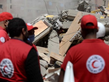 Κάιρο: Στους 25 οι νεκροί από την κατάρρευση της δεκαώροφης πολυκατοικίας (pics)