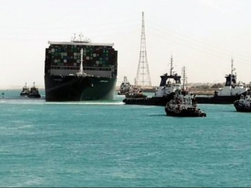 Επανέναρξη ναυσιπλοΐας στη Διώρυγα του Σουέζ - Το Κάιρο θα ζητήσει αποζημιώσεις