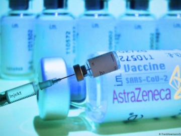  «Βόμβα» από τον επικεφαλής εμβολίων EMA: Υπάρχει σύνδεση του εμβολίου της AstraZeneca με τις θρομβώσεις 