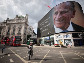 Η Βρετανία αποχαιρετά τον πρίγκιπα Φίλιππο -Με κανονιοβολισμούς και ενός λεπτού σιγή