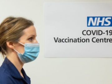 Βρετανία: 32 εκατ. εμβολιασμένοι με την πρώτη δόση, 7,47 εκατ. και με τις δύο