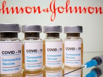 «Βόμβα» για το Johnson &amp; Johnson: Άμεση παύση των εμβολιασμών λόγω θρομβώσεων ζητούν οι ΗΠΑ